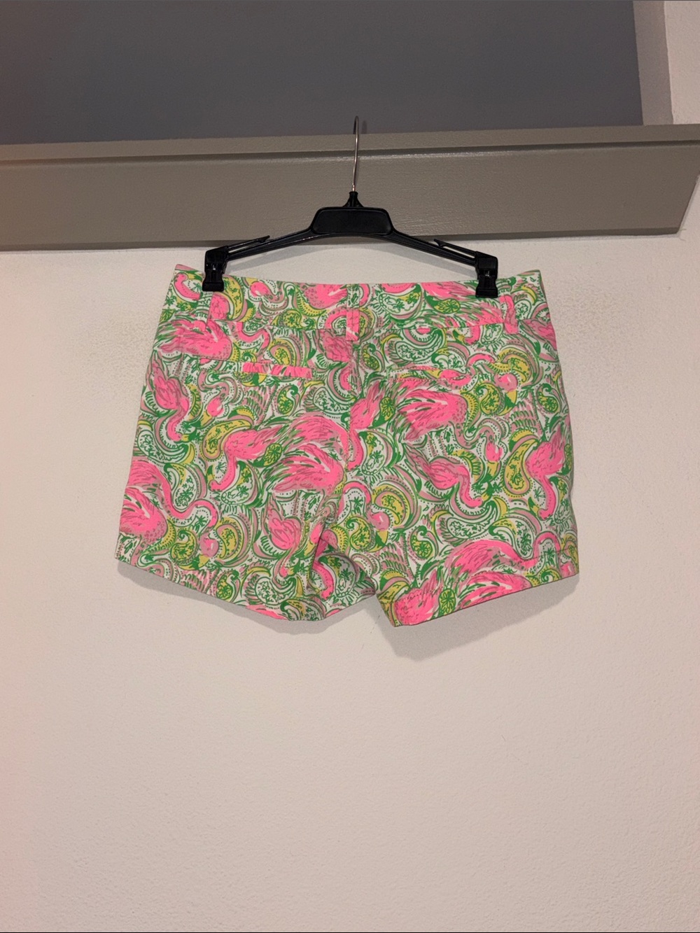 Lilly Pulitzer Callahan Shorts in Resort White Hot Wings SZ 2 EUC - Picture 3 of 6